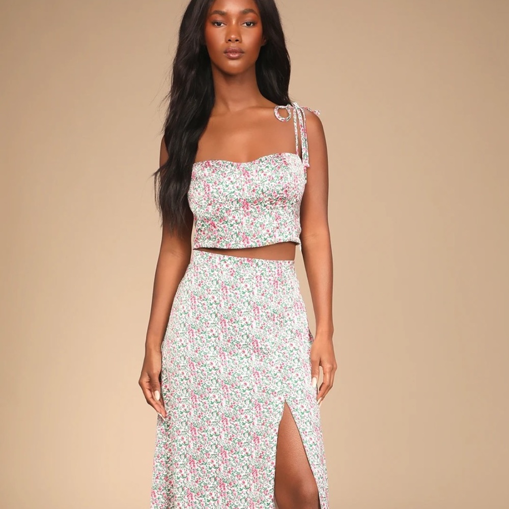 NEVER WORN Green and Pink Floral Print Cropped Cami Top